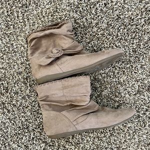 NWOT report boots